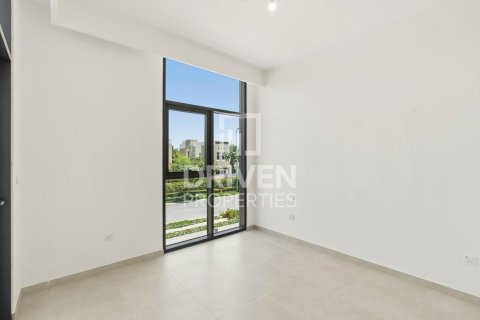 Kaupunkipientalo Mudon, Dubai, Arabiemiraatit 4 makuuhuonetta, 259.48 m2 № 768469 - kuva 8