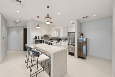 Business Bay, Dubai, UAE의 임대용 아파트 침실 2개, 122.54제곱미터 번호 768467 - 사진 14