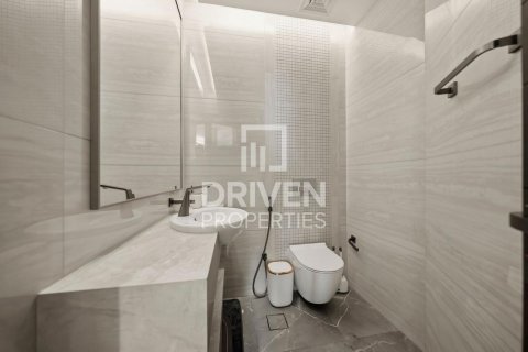 Business Bay, Dubai, UAE의 임대용 아파트 침실 2개, 122.54제곱미터 번호 768467 - 사진 21