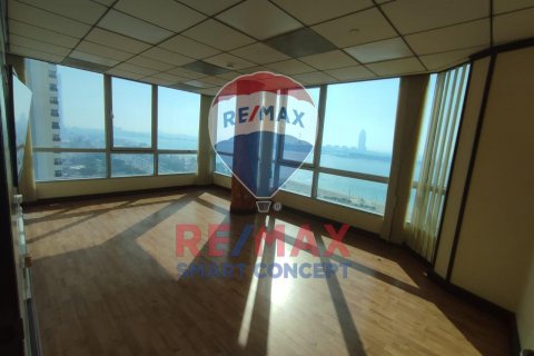 Office in Al Khalidiya, Abu Dhabi, UAE 180 sq.m. № 454063 - photo 2