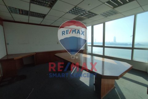 Bureau à louer à Al Khalidiya, Abu Dhabi, EAU 220 m2 № 454061 - photo 2
