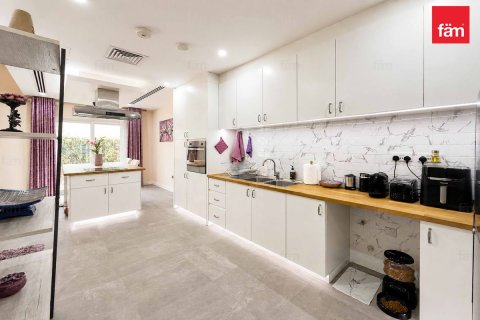Rumah bandar di Dubai, UAE 3 bilik tidur, 160.6 meter persegi № 740539 - foto 11