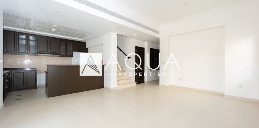 Villa in Serena, Dubai, UAE 3 bedrooms, 275.6 sq.m. № 740688