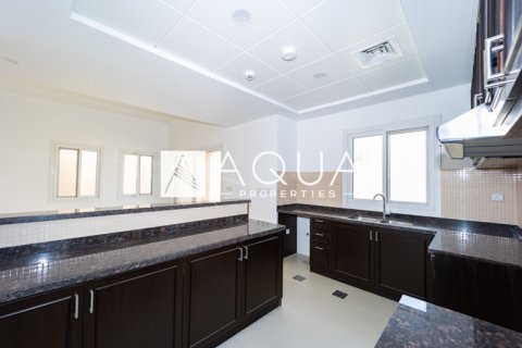 Villa in Serena, Dubai, UAE 3 bedrooms, 275.6 sq.m. № 740688 - photo 2