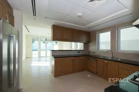 Jumeirah Park, Dubai, संयुक्त अरब अमीरात में विला, 3 बेडरूम, 285 वर्ग मीटर, संख्या 737814 - फ़ोटो 4