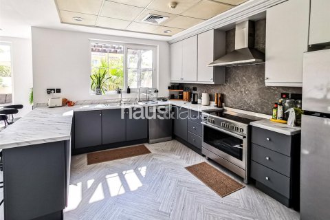 Vila di Arabian Ranches, Dubai, UAE 4 bilik tidur, 321 meter persegi № 627209 - foto 4