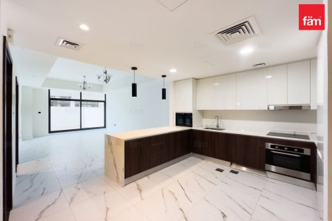 Řadový dům v Dubai, SAE 4 ložnice, 187.1 m² Č.: 702307