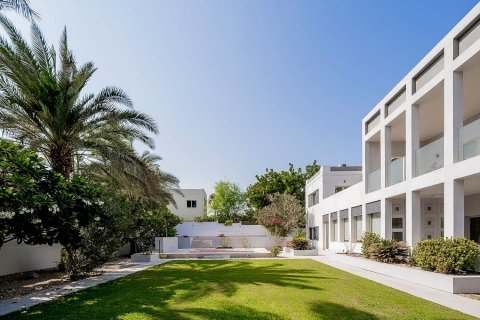 Villa sa Emirates Hills, Dubai, UAE 5 silid-tulugan, 143.03 sq.m. № 750893