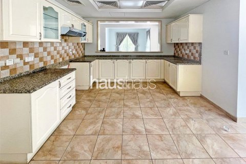 Vilă de închiriat în Dubai Sports City, Dubai, EAU 4 dormitoare, 665 mp. №626912 - poză 6