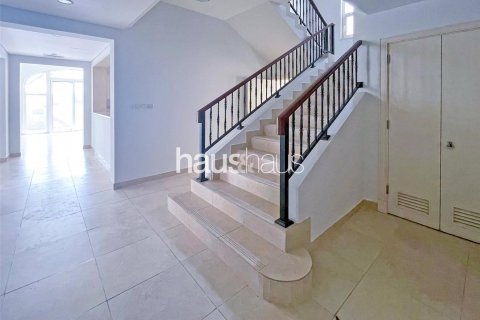 Vilă de închiriat în Dubai Sports City, Dubai, EAU 4 dormitoare, 665 mp. №626912 - poză 4