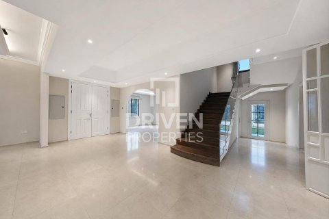Müüa villa asukohaga Falcon City of Wonders, Dubai, AÜE: 5 magamistoaga, 1064.85 m² Nr 761722 - pilt 6