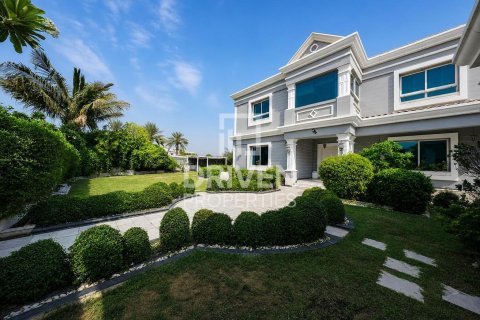Villa asukohaga Falcon City of Wonders, Dubai, AÜE: 5 magamistoaga, 1064.85 m² Nr 761722