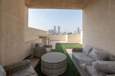 טאונהאוס למכירה ב Jumeirah Village Circle, Dubai, איחוד האמירויות  4 חדרי שינה, 278 מ"ר, מספר 689777 - תמונה 2