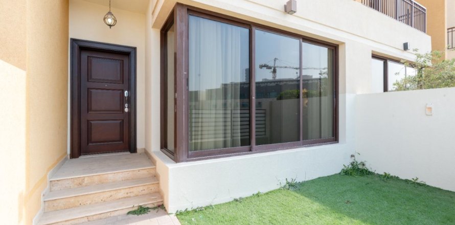 טאונהאוס ב Jumeirah Village Circle, Dubai, איחוד האמירויות 4 חדרי שינה, 278 מ"ר מספר 689777