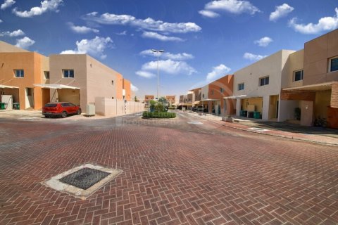 Villa til leie i Al Reef, Abu Dhabi, Emiratene 4 soverom, 265.5 kvm Nr. 410633 - Foto 20