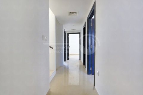 Вилла Al Reef, Абу-Даби, БАӘ-да 5 жатын бөлмелер, 348.4 м² № 410631 - фото 13
