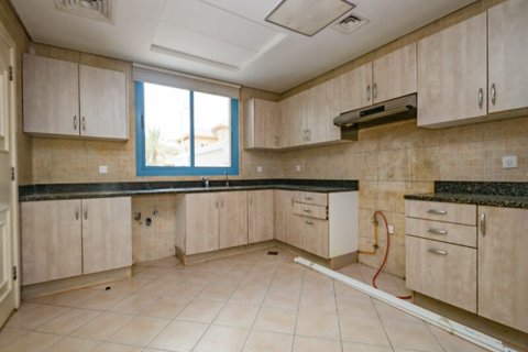 Townhouse de vânzare în Falcon City of Wonders, Dubai, EAU 2 dormitoare, 270 mp.  №717762 - poză 3