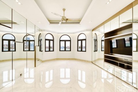 Vilë në Palm Jumeirah, Dubai, Emiratet e Bashkuara Arabe 5 dhoma gjumi, 622.64 m2. № 753527 - Foto 17