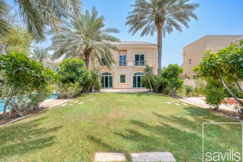 Villa a Dubai Sports City, Dubai, EAU 4 camere da letto, 1103.87 mq. № 753530