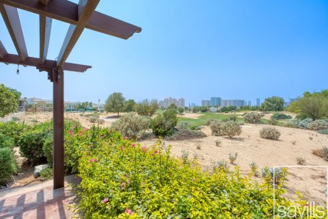 Üürile anda villa asukohaga Dubai Sports City, Dubai, AÜE: 4 magamistoaga, 1103.87 m² Nr 753530 - pilt 4