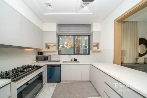 Villa itt: Al Furjan, Dubai, EAE, 4 hálószoba, 331 m², azonosító: 738221 - fénykép 8