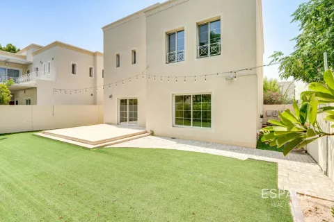 Villa a The Lakes, Dubai, EAU 3 camere da letto, 315 mq. № 738222