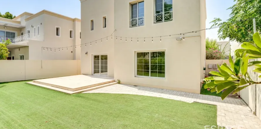 Huvila The Lakes, Dubai, Arabiemiraatit 3 makuuhuonetta, 315 m2 № 738222