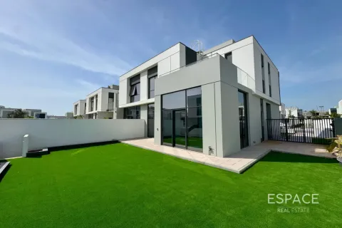 Kaupunkipientalo Al Furjan, Dubai, Arabiemiraatit 4 makuuhuonetta, 269 m2 № 738225