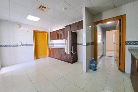 Villa uthyres i Abu Dhabi, UAE 7 sovrum, 383.2 kvm Nr. 456469 - fotografi 9