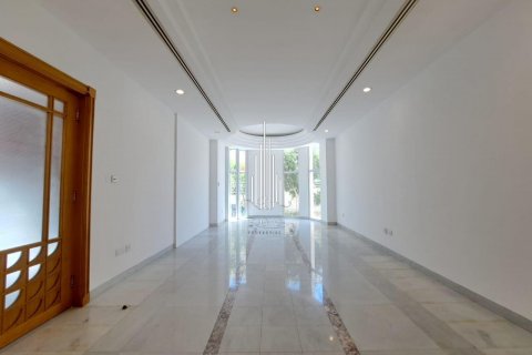 Villa uthyres i Abu Dhabi, UAE 7 sovrum, 383.2 kvm Nr. 456469 - fotografi 3