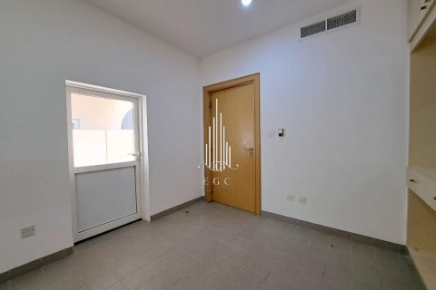 Villa uthyres i Abu Dhabi, UAE 7 sovrum, 383.2 kvm Nr. 456469 - fotografi 15