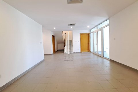 Villa i Abu Dhabi, Emiratene 7 soverom, 383.2 kvm nr. 456469