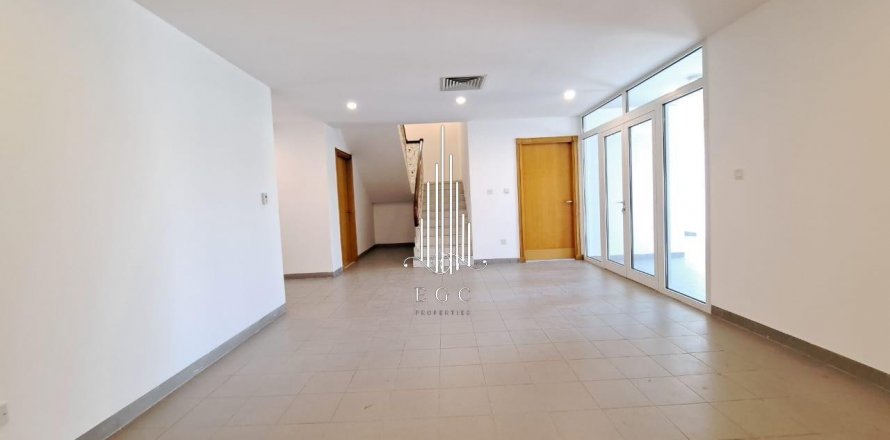 Villa i Abu Dhabi, UAE 7 sovrum, 383.2 kvm Nr. 456469