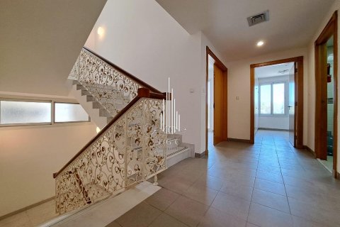 Villa uthyres i Abu Dhabi, UAE 7 sovrum, 383.2 kvm Nr. 456469 - fotografi 5