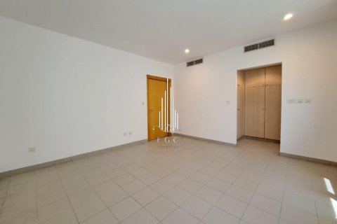 Villa uthyres i Abu Dhabi, UAE 7 sovrum, 383.2 kvm Nr. 456469 - fotografi 2