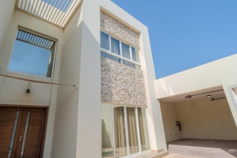 Villa til salg i Ras Al Khaimah, UAE 5 soveværelser, 514 kvm № 734753 - foto 8