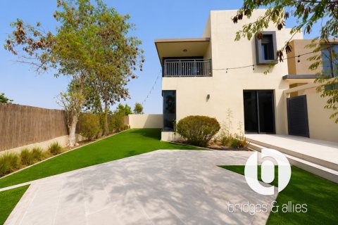 וילה להשכרה ב Dubai Hills Estate, Dubai, איחוד האמירויות  4 חדרי שינה, 229 מ"ר, מספר 741568 - תמונה 2