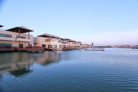 Villa itt: Al Gurm, Abu Dhabi, EAE, 4 hálószoba, 1266 m², azonosító: 716943 - fénykép 8