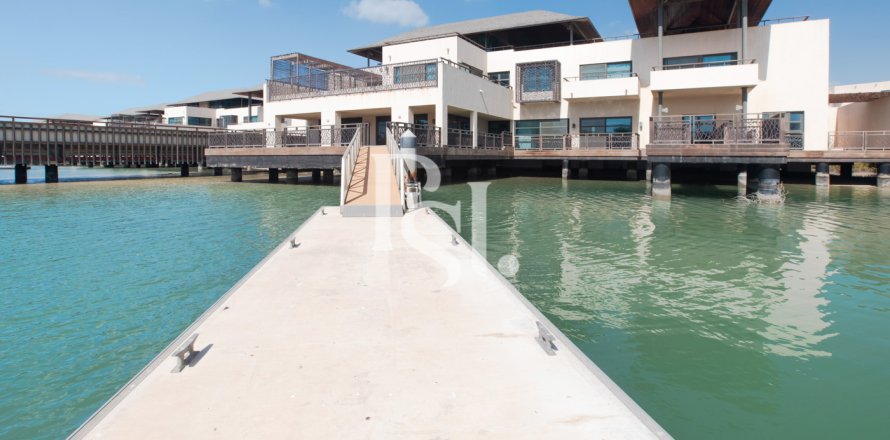 Villa itt: Al Gurm, Abu Dhabi, EAE, 4 hálószoba, 1266 m², azonosító: 716943