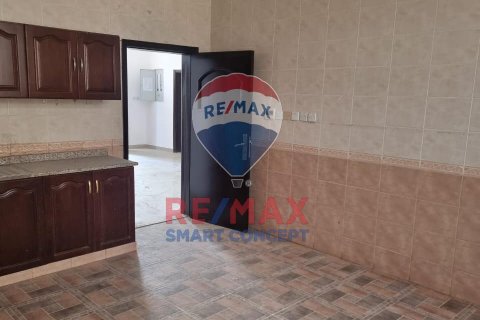 Βίλα σε Khalifa City, Abu Dhabi, ΗΑΕ 3 υπνοδωμάτια, 353 τ.μ. Αρ. 532370