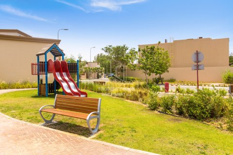 Villa itt: Khalifa City, Abu Dhabi, EAE, 6 hálószoba, 660 m², azonosító: 716274 - fénykép 2