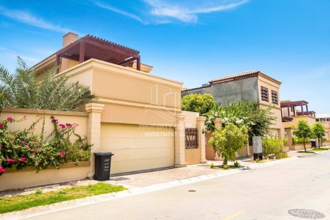 Villa itt: Khalifa City, Abu Dhabi, EAE, 6 hálószoba, 660 m², azonosító: 716274 - fénykép 5