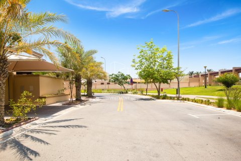 Villa itt: Khalifa City, Abu Dhabi, EAE, 6 hálószoba, 660 m², azonosító: 716274 - fénykép 6