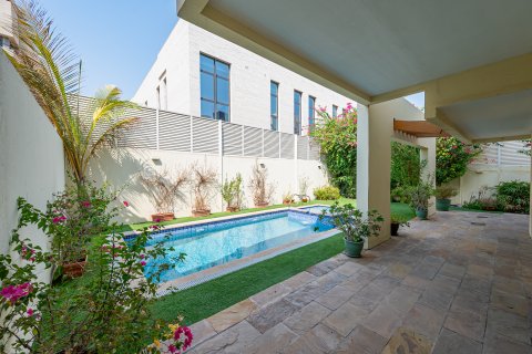 Jumeirah、Dubai、UAE にあるヴィラの賃貸物件 5ベッドルーム、390.19 m2、No749848 - 写真 15