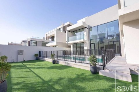 Villa till försäljning i Dubai, UAE 5 sovrum, 787.91 kvm Nr. 766779 - fotografi 2
