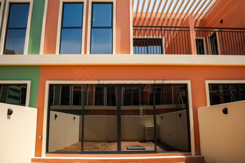 Townhouse in Damac Lagoons, Dubai, UAE 3 bedrooms, 144 sq.m. № 721714 - photo 2