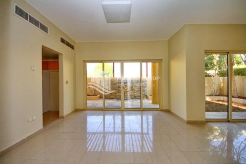 Villa til salgs i Al Raha Gardens, Abu Dhabi, Emiratene 3 soverom, 360 kvm Nr. 716852 - Foto 2