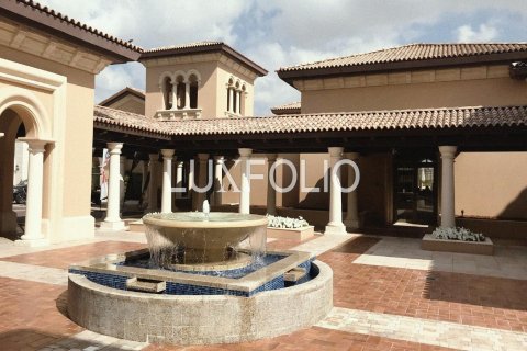 Villa in Jumeirah Golf Estates, Dubai, UAE 4 bedrooms, 263 sq.m. № 627890 - photo 17