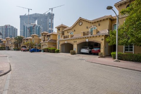 Villa a Dubai Sports City, Dubai, EAU 3 camere da letto, 195.04 mq. № 764174