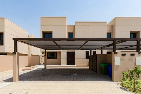 Radhus i Muwaileh Commercial, Sharjah, UAE 3 sovrum, 243.22 kvm Nr. 764175